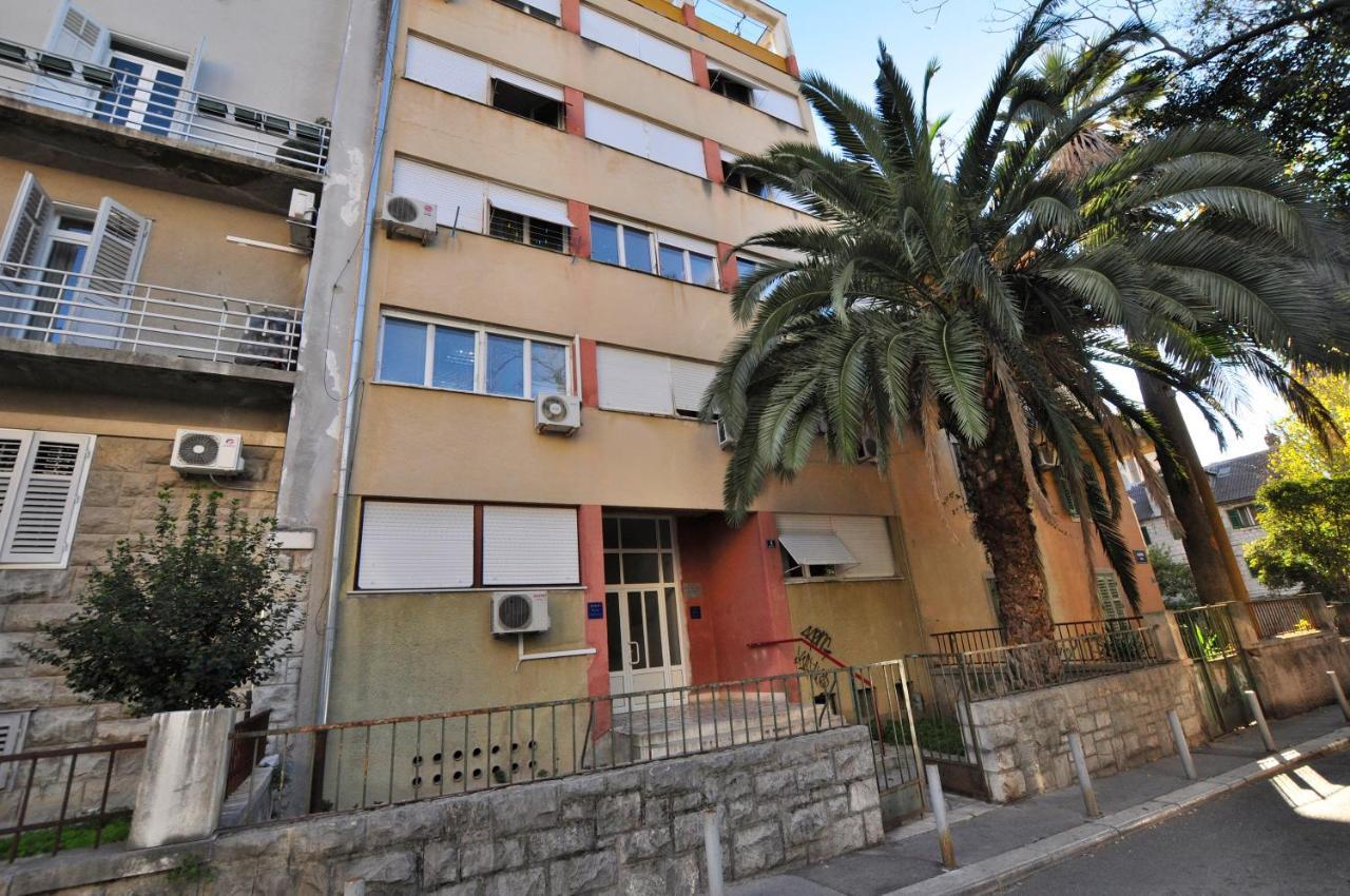 Room & Studio In The Centre Split Bagian luar foto