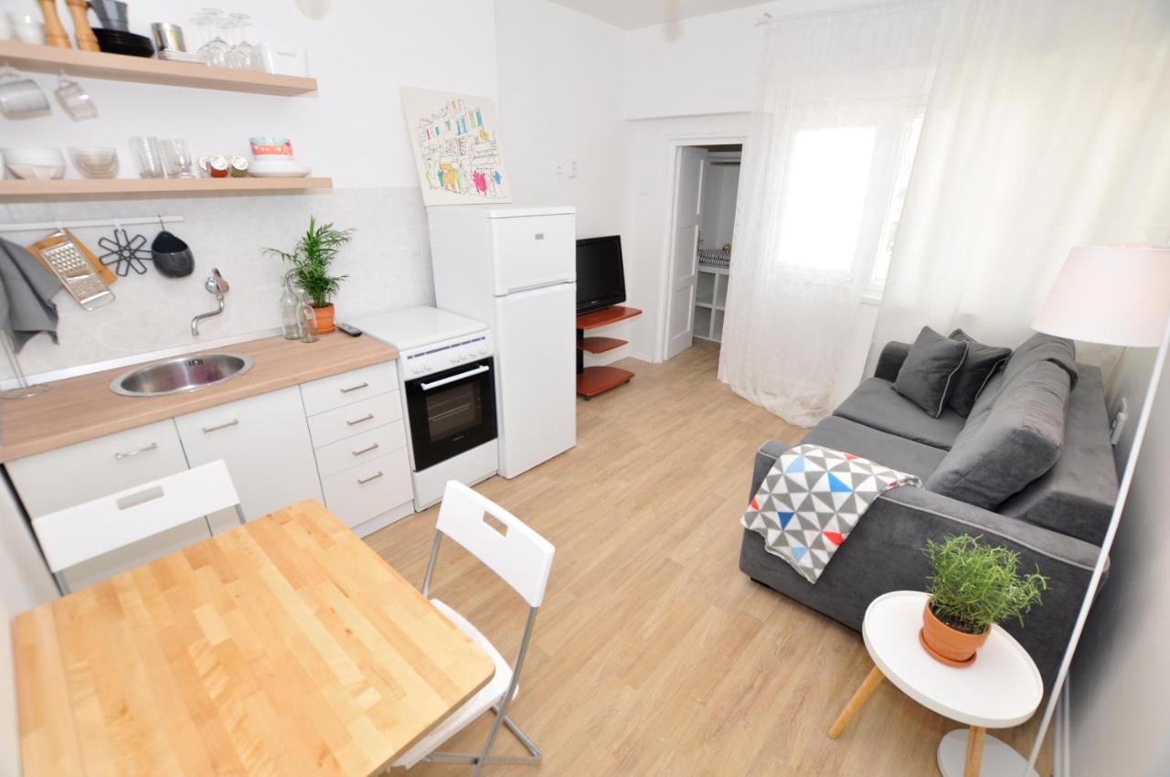 Room & Studio In The Centre Split Bagian luar foto