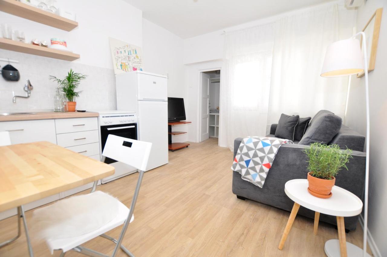 Room & Studio In The Centre Split Bagian luar foto