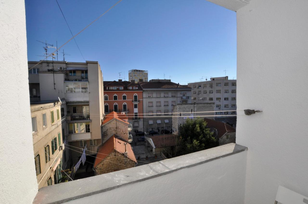 Room & Studio In The Centre Split Bagian luar foto
